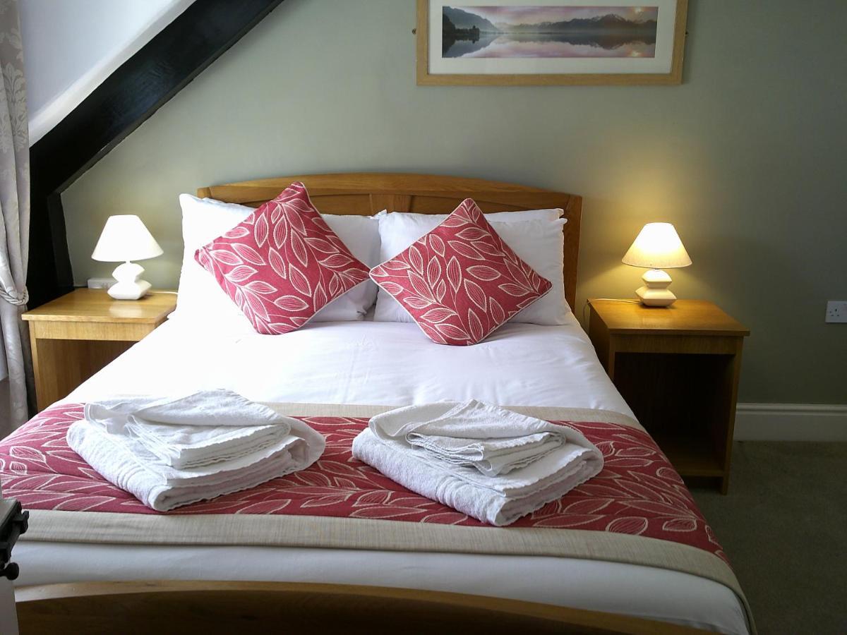 The Crown Hotel 코웬 외부 사진