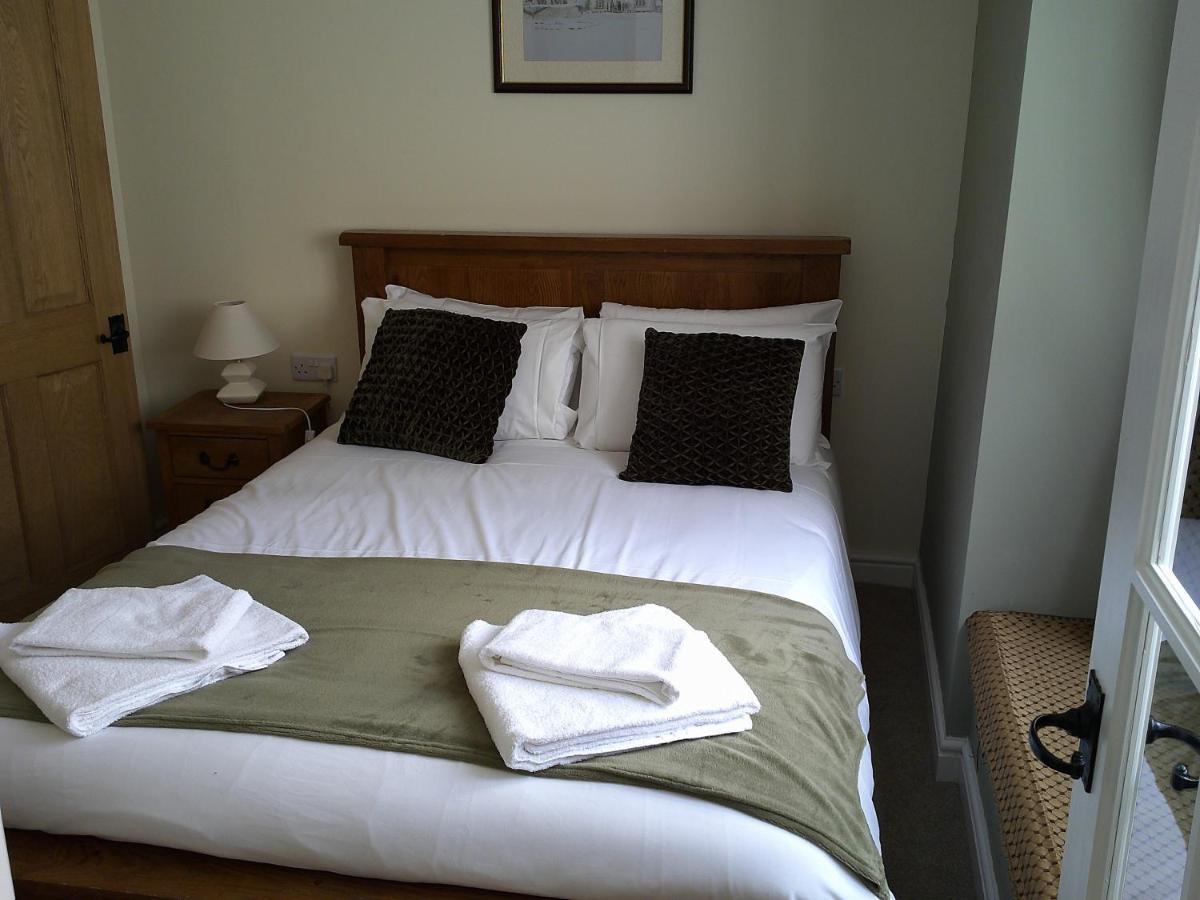 The Crown Hotel 코웬 외부 사진