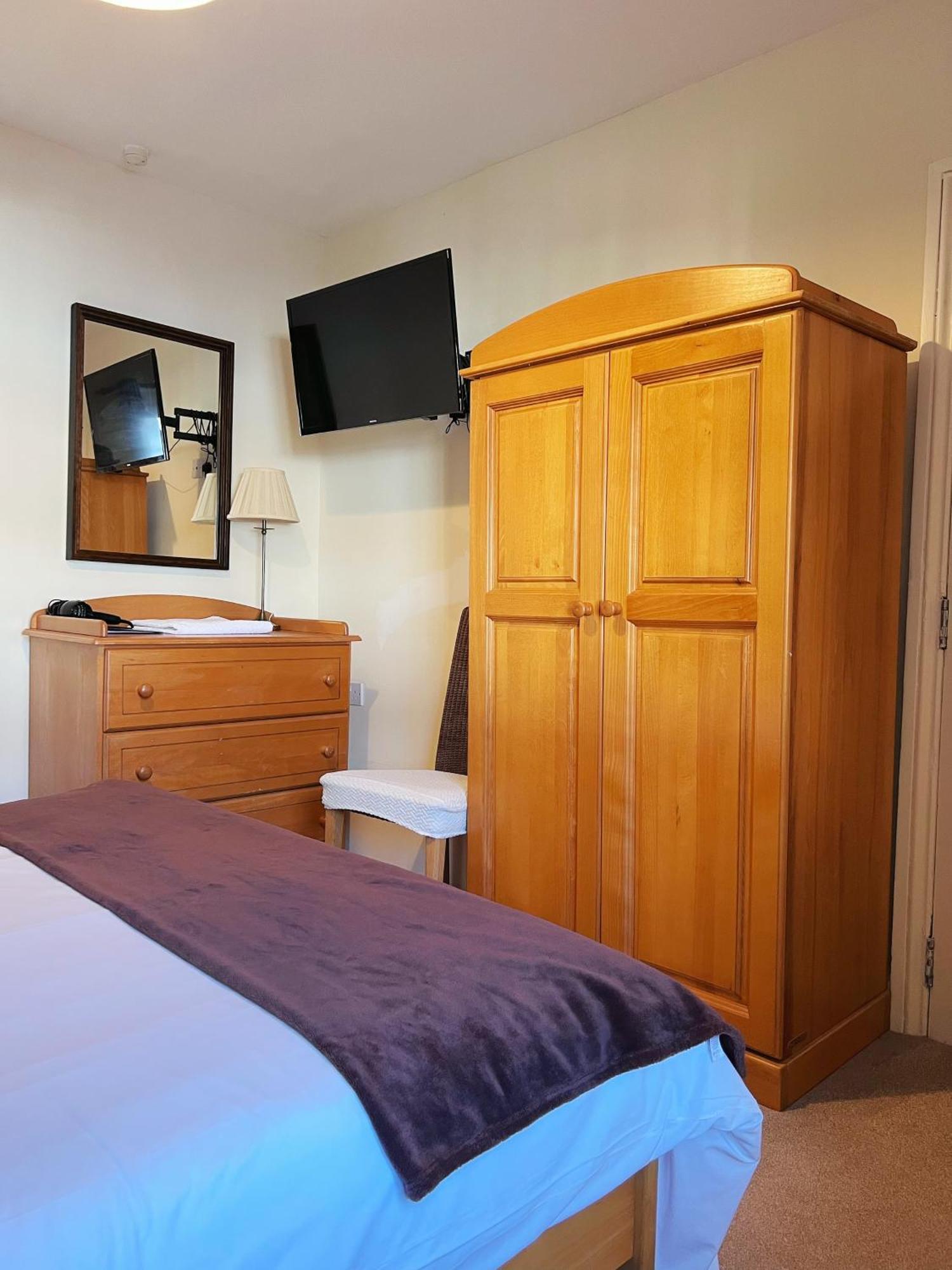 The Crown Hotel 코웬 외부 사진